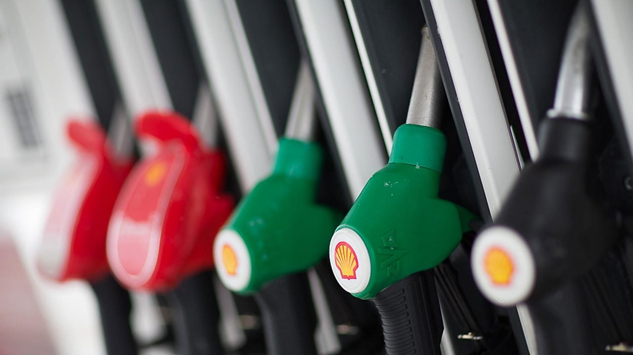 Shell fuel station fueling nozzles