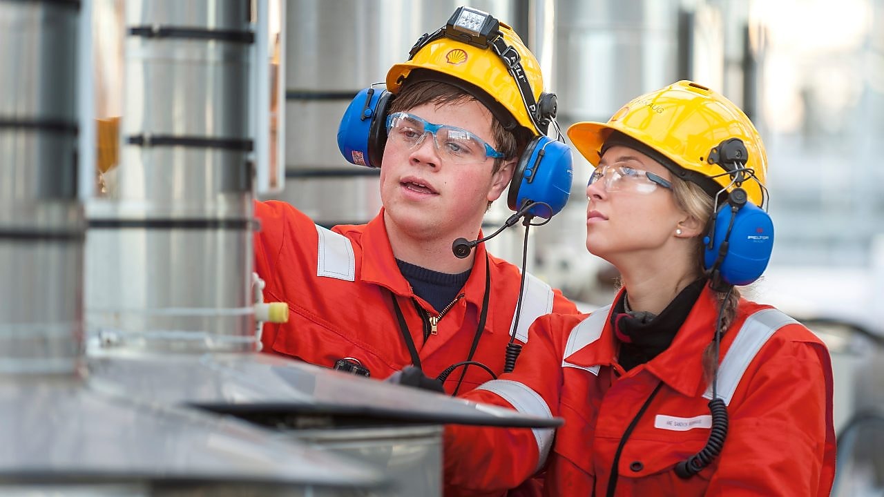 Shell-ansatte i lunsjpausen