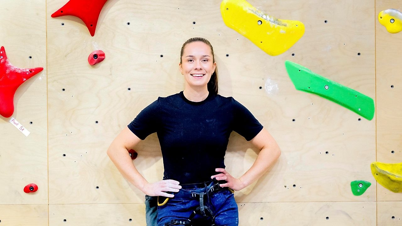 Portrett av Elisabeth Nautnes som liker å klatre