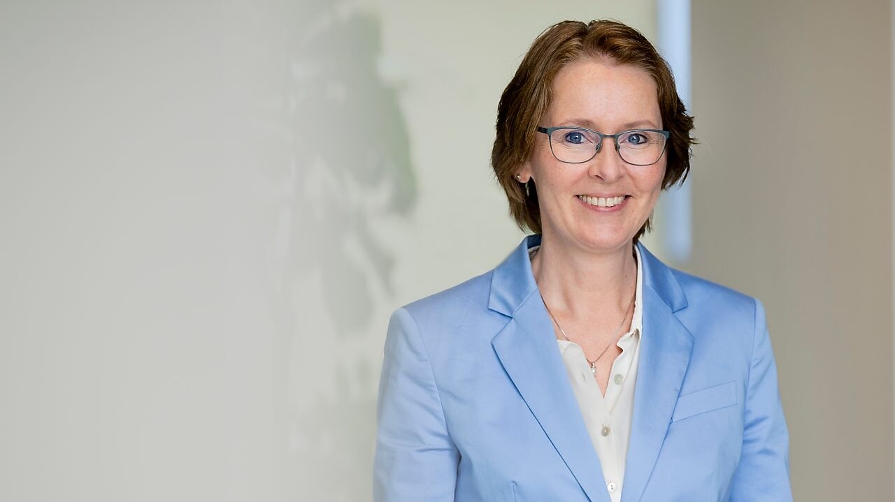 Portrettbilde av Anne Håland i Shell. Hun er utdannet boreingeniør og har jobbet i Shell i 27 år. 