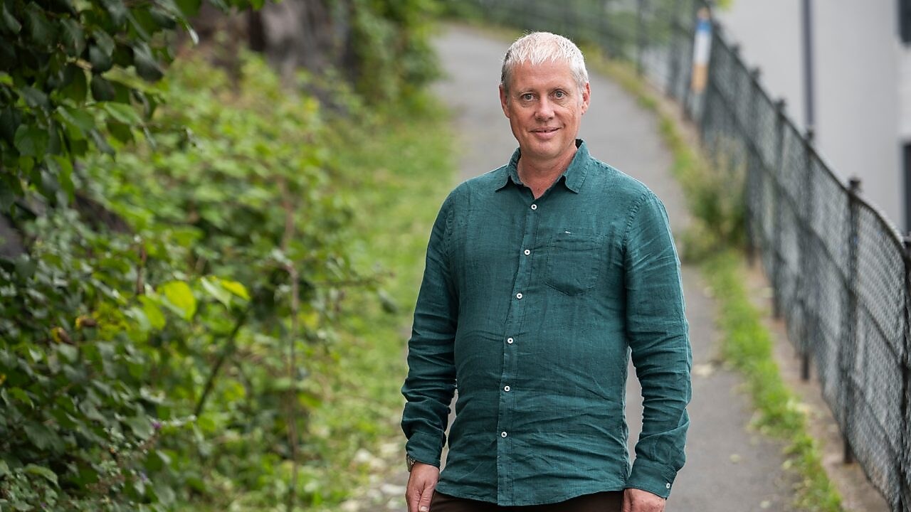 Bildet viser en mann, Mark Wildon, som har rollen som styreleder i Norske Shell.