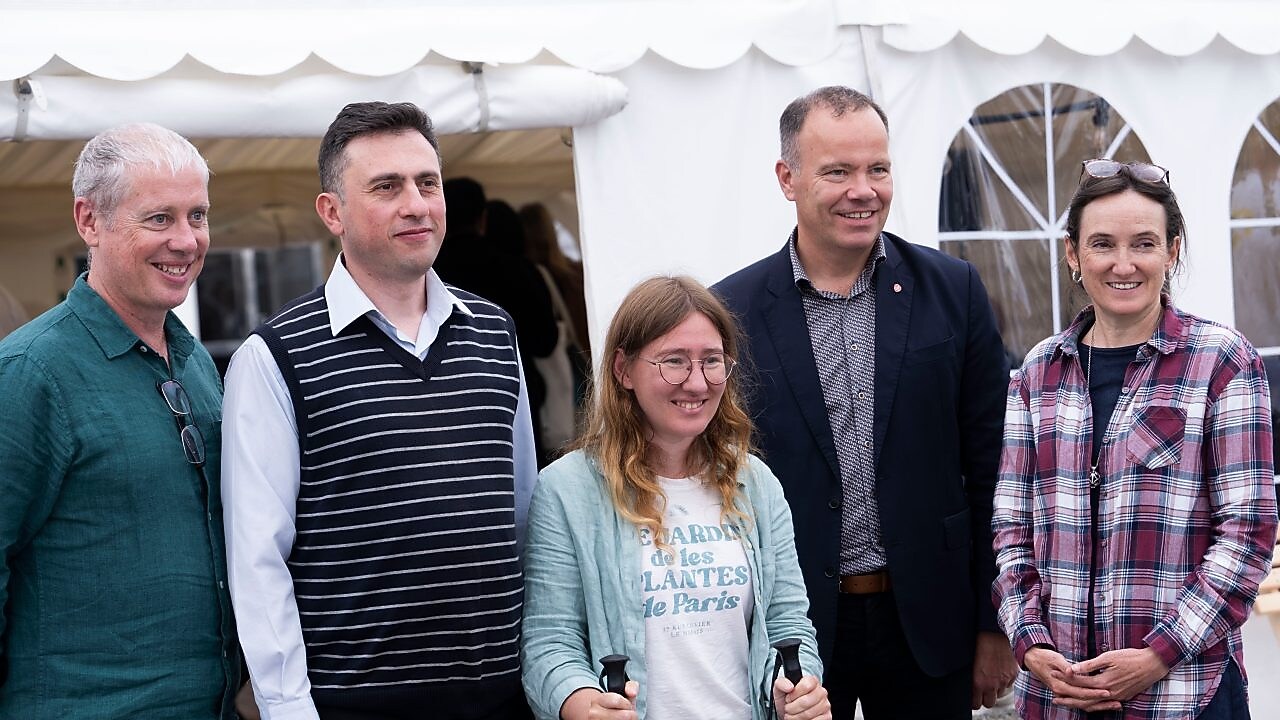 Bildet viser en gruppe mennesker som deltok i panelet under et arrangement Shell hadde under Arendalsuka.