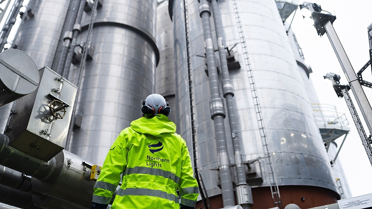 mann på northern lights anlegg